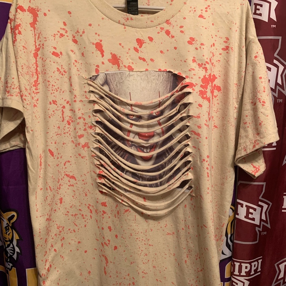 Peek-a-boo Pennywise short sleeve tshirt